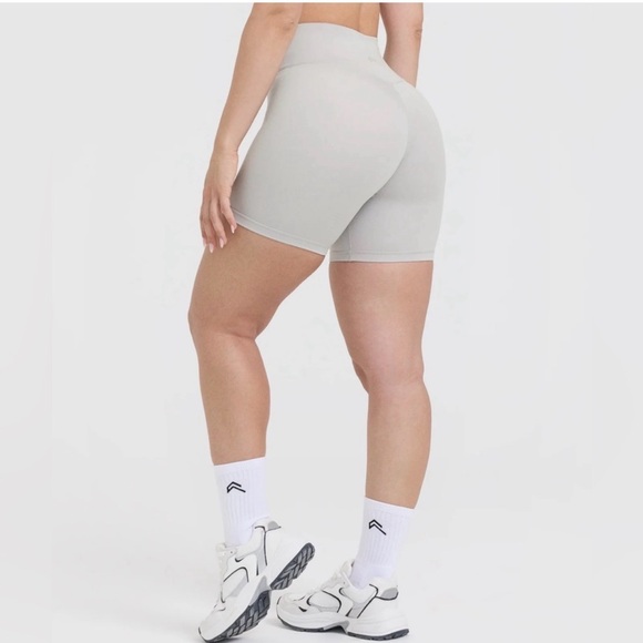 Timeless Shorts - Picture 1 of 2
